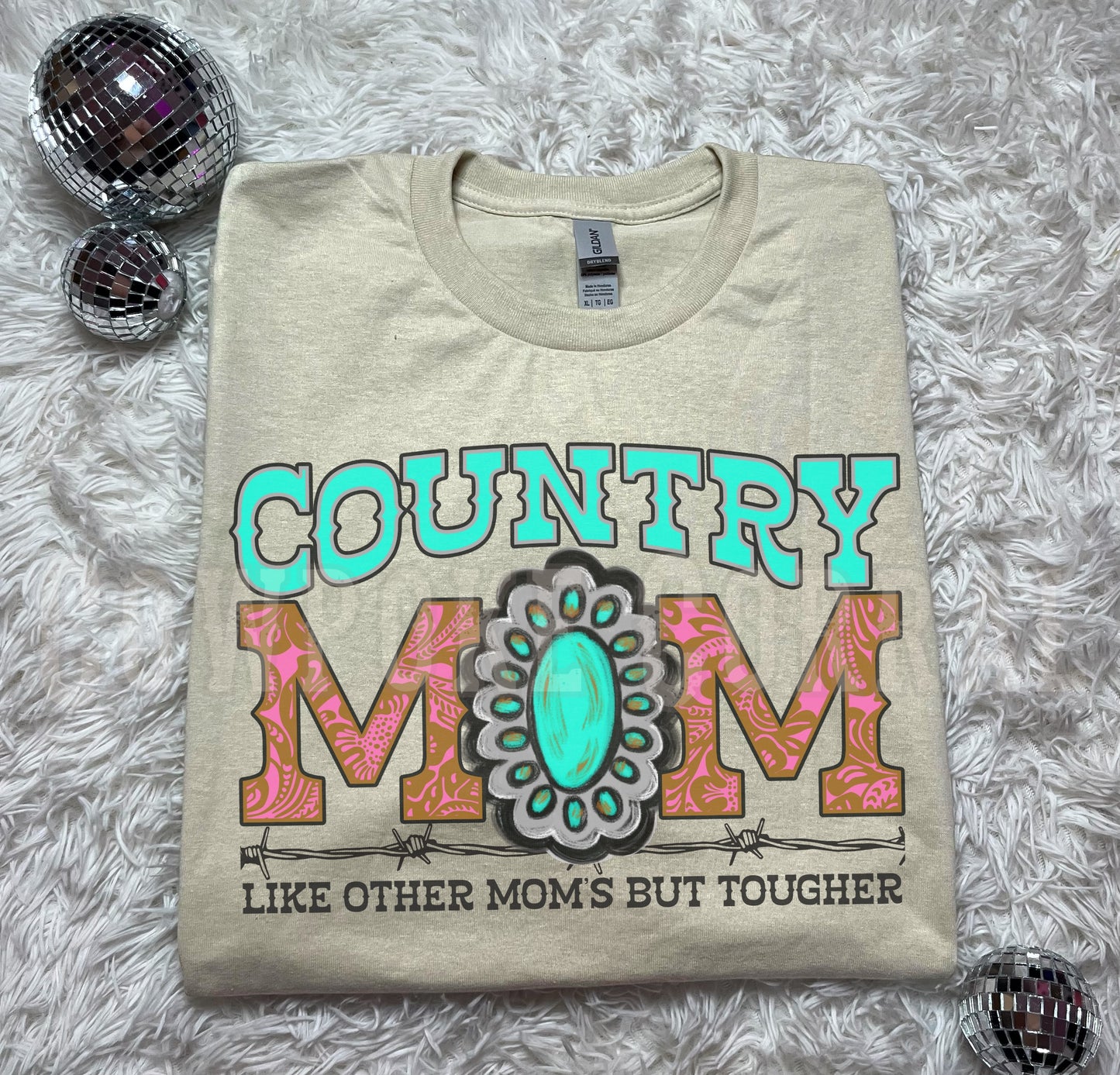 COUNTRY MOM